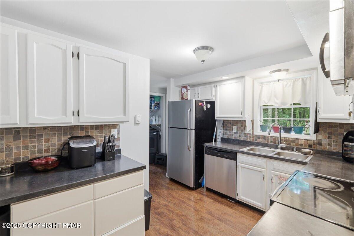 8867 Kings Way Property Photo 13