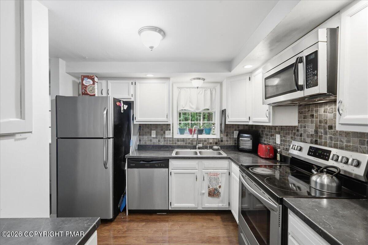 8867 Kings Way Property Photo 14