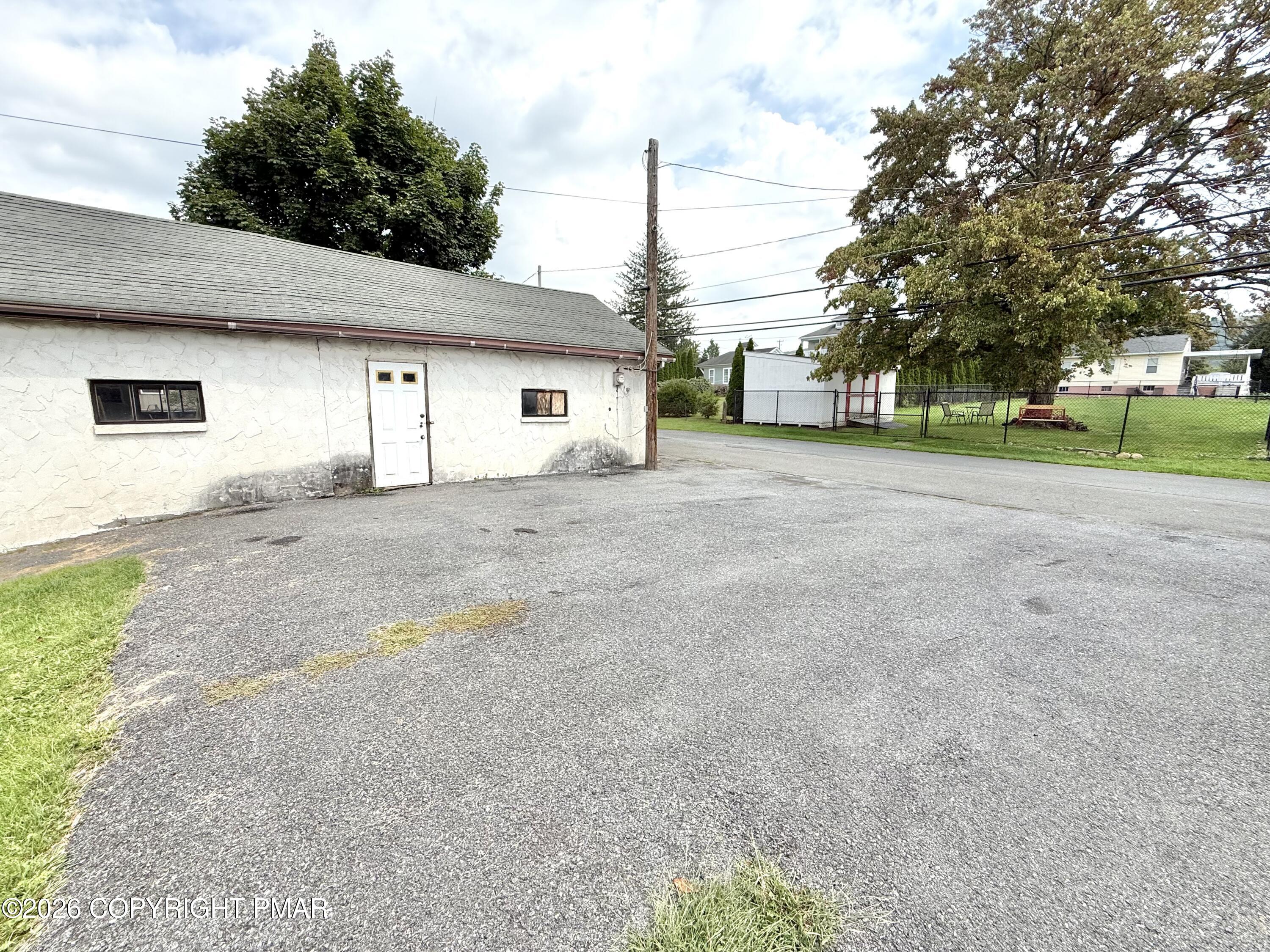 1022 North Street Property Photo 37