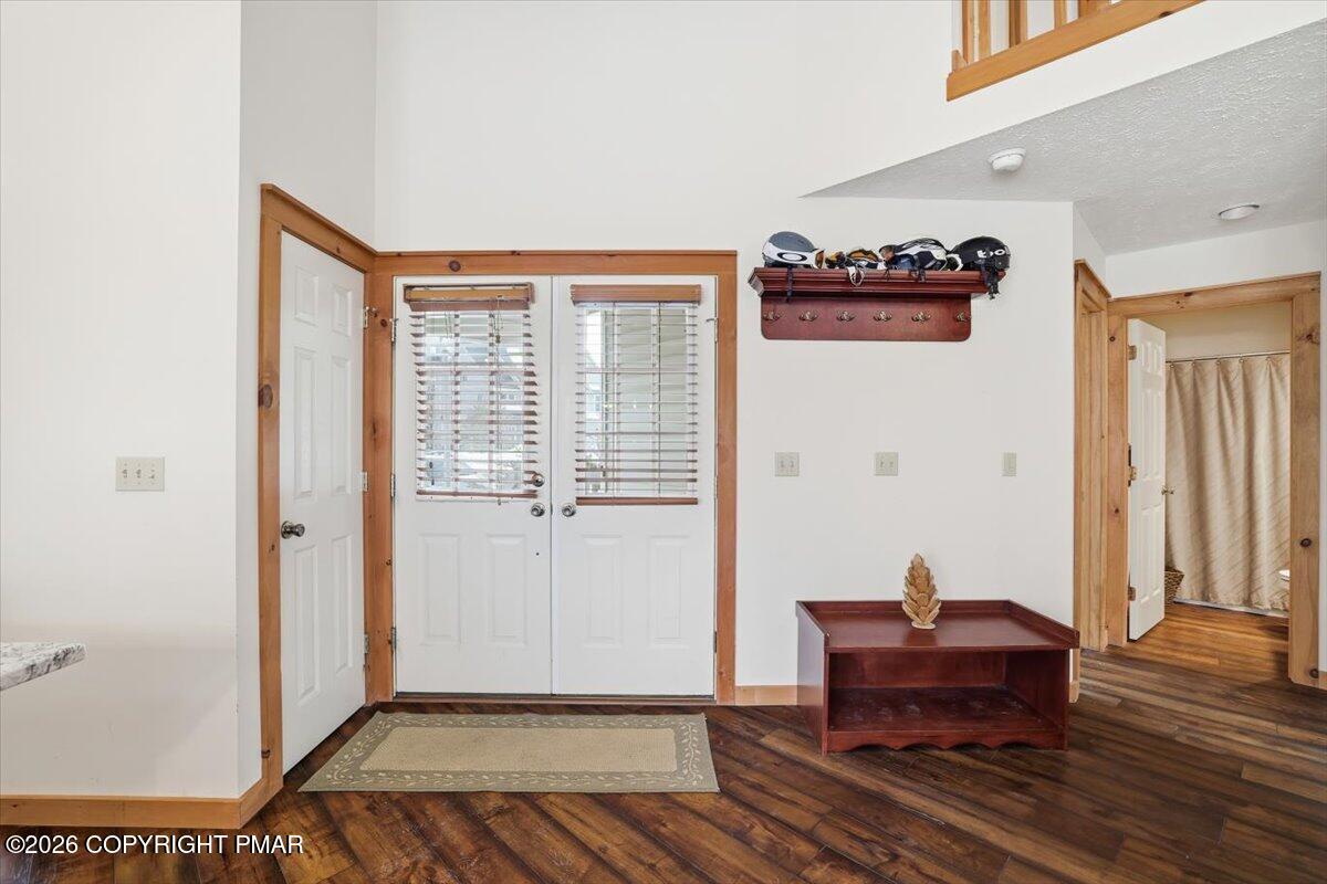 207 Sycamore Court Property Photo 10