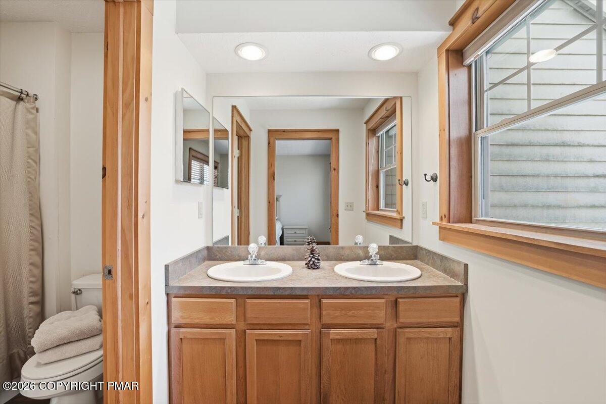 207 Sycamore Court Property Photo 18