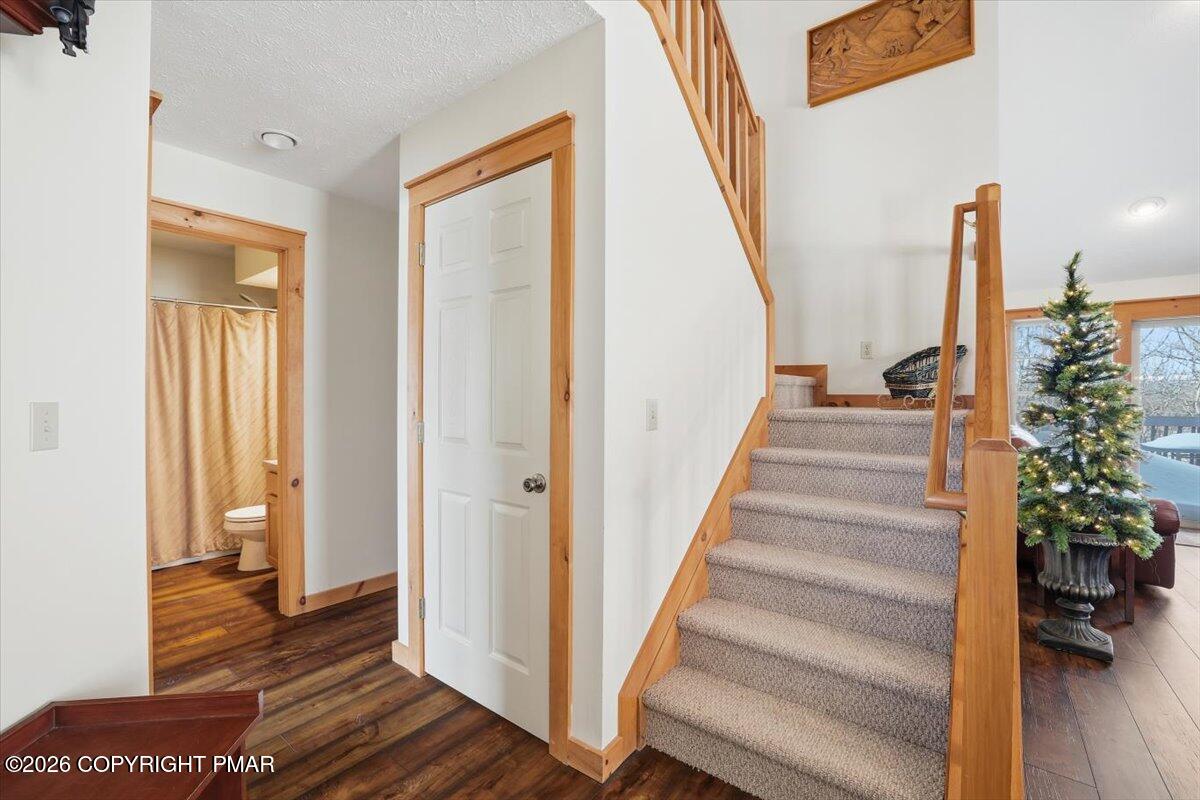 207 Sycamore Court Property Photo 22