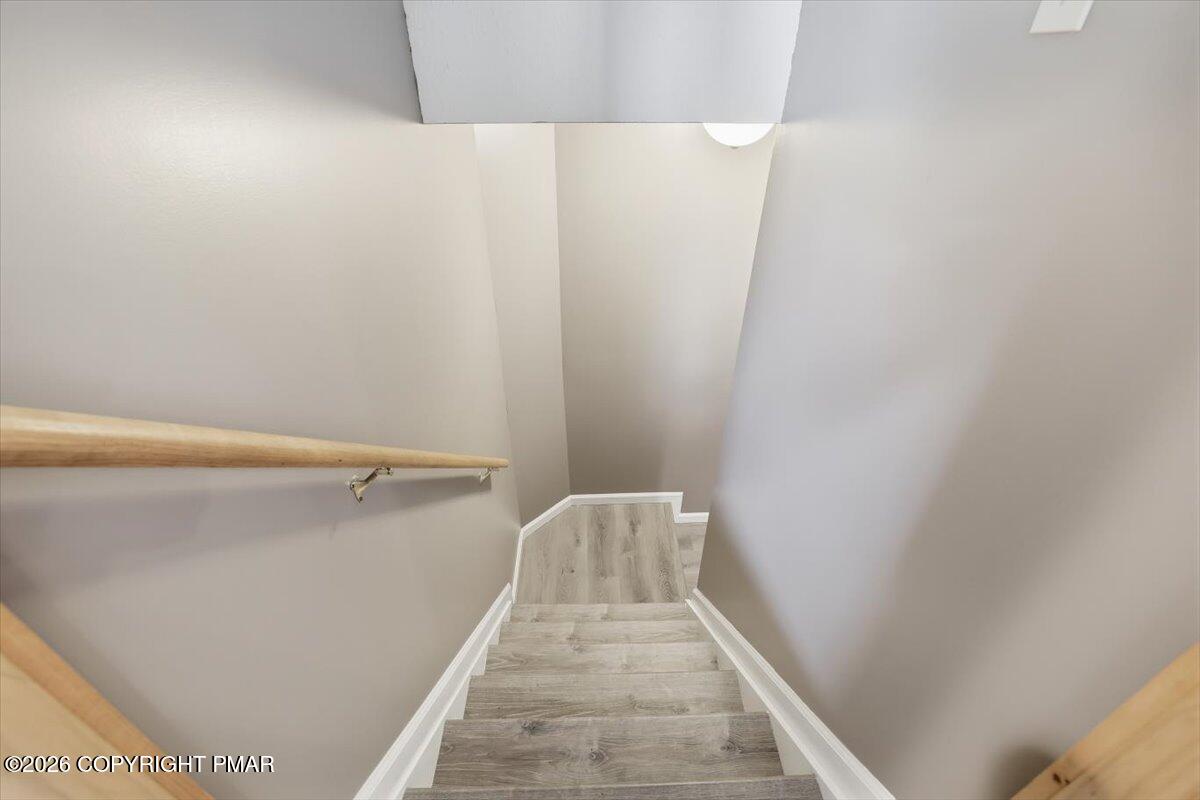 207 Sycamore Court Property Photo 32