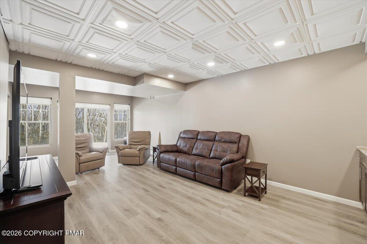 207 Sycamore Court Property Photo 34