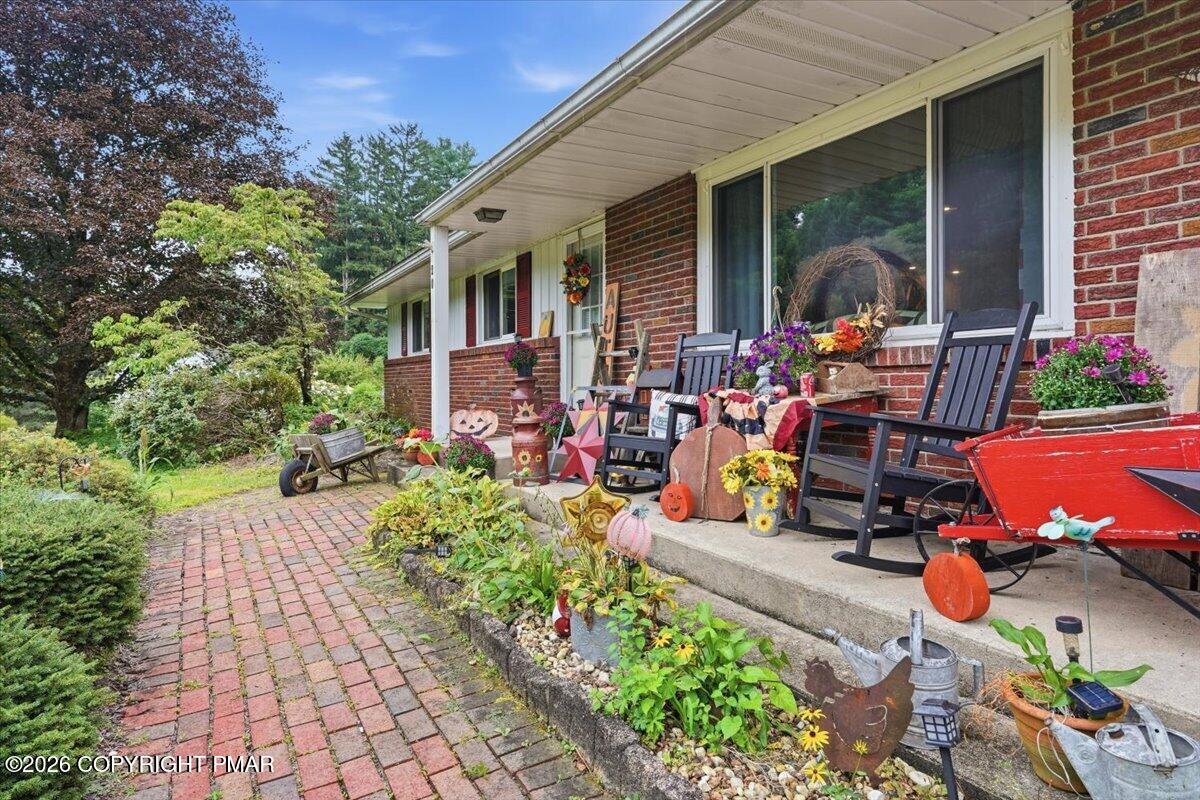 20 Serfass Lane Property Photo 9