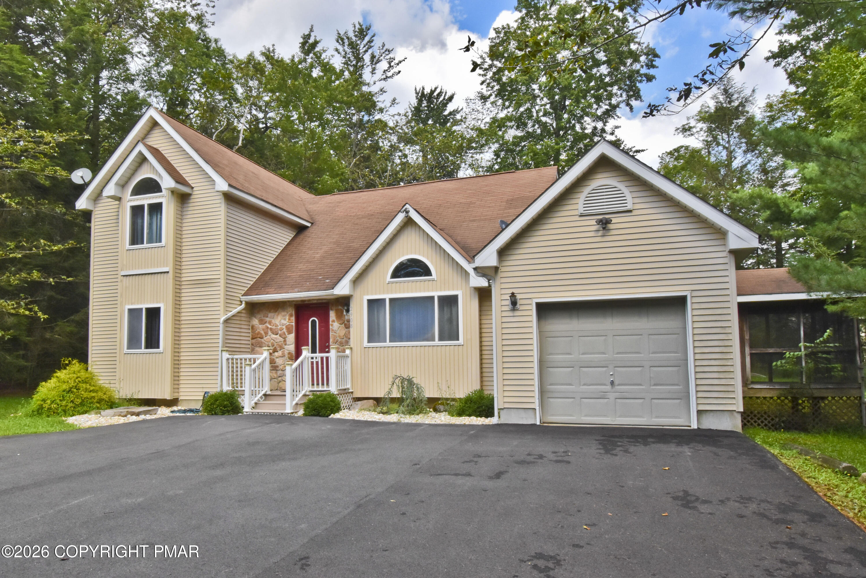614 Washington Place Property Photo 1
