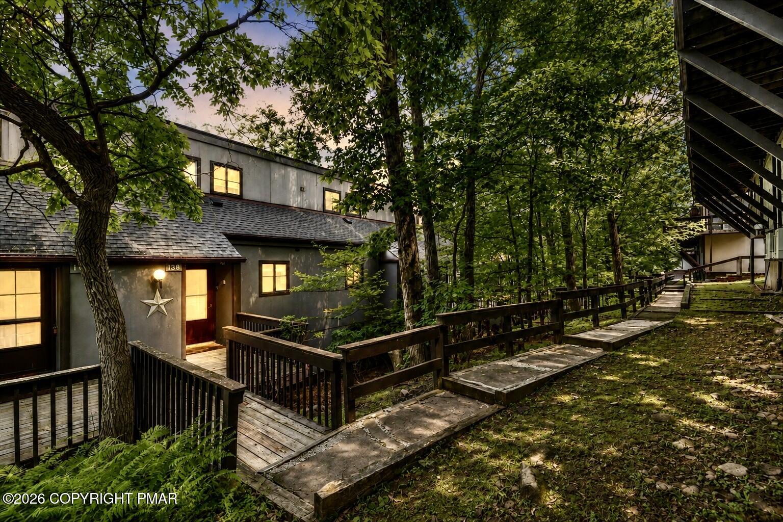138 Cross Country Lane Property Photo 2