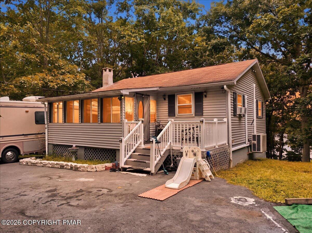 261 Wynding Way Property Photo 1