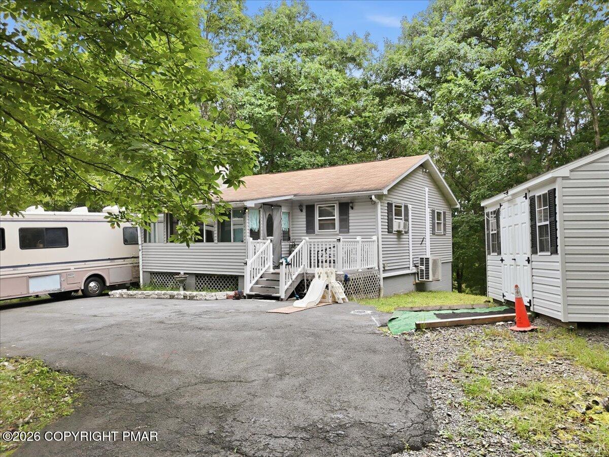 261 Wynding Way Property Photo 2