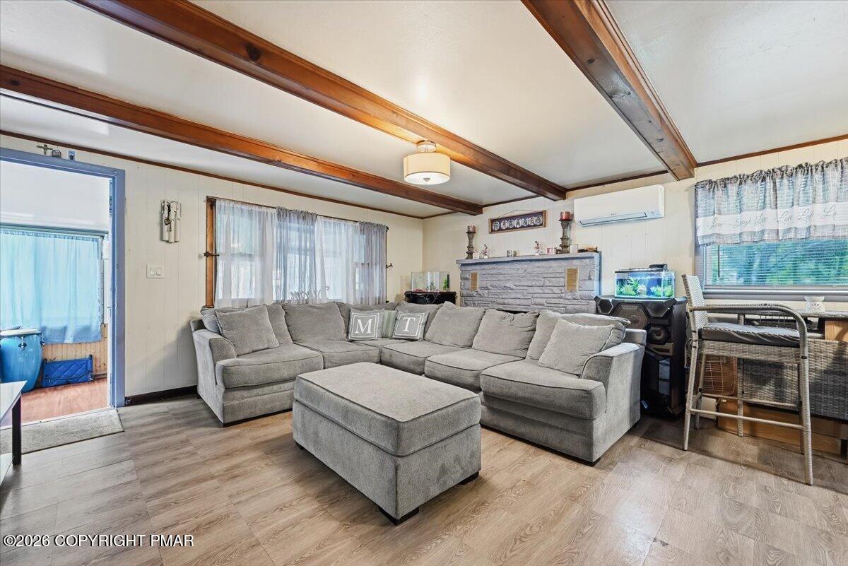 261 Wynding Way Property Photo 6