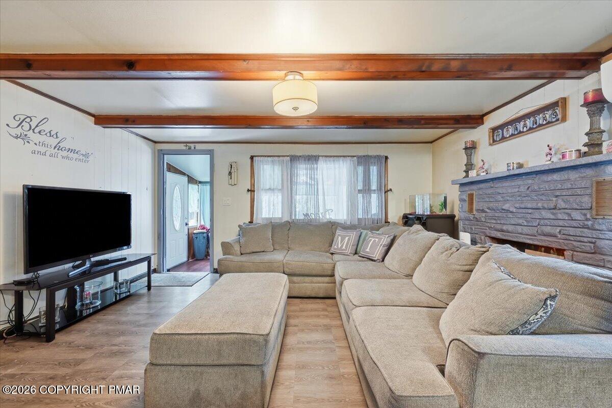 261 Wynding Way Property Photo 7