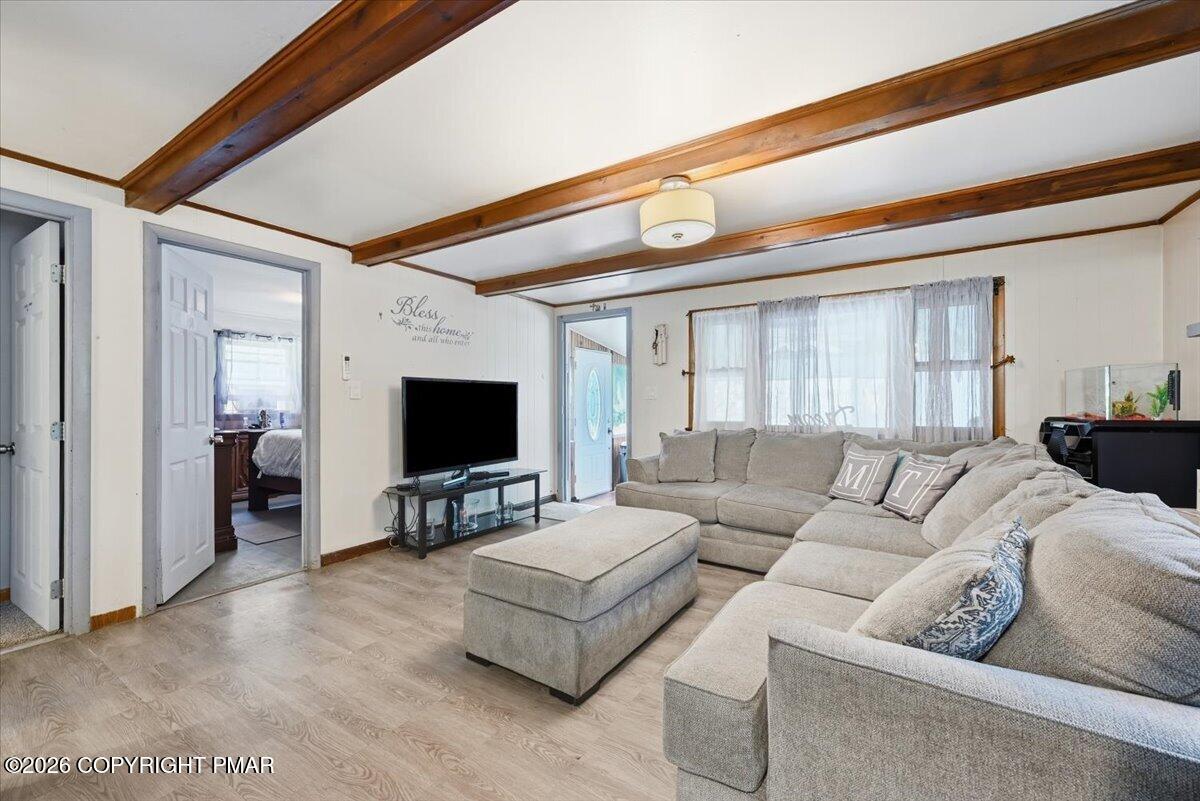 261 Wynding Way Property Photo 8