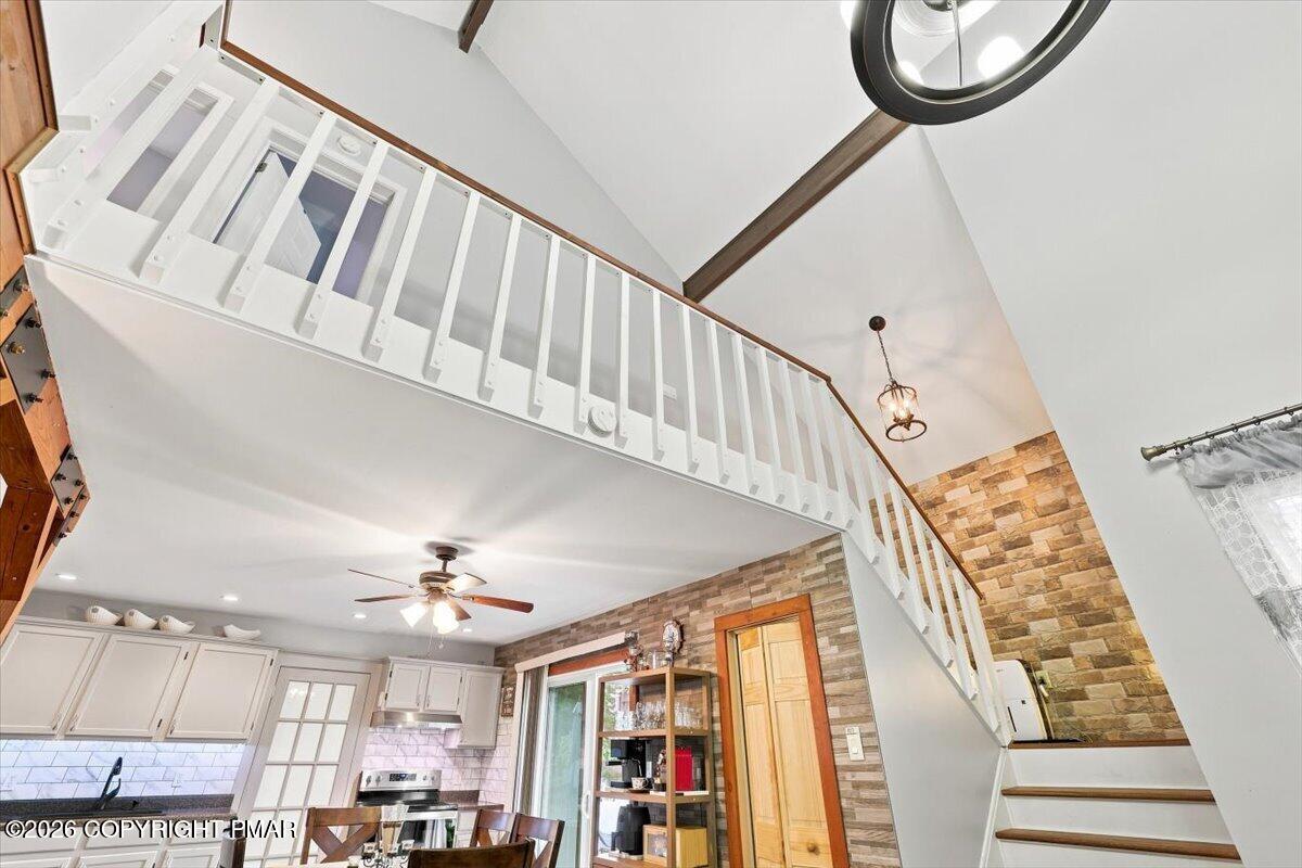 2385 Winding Way Property Photo 21