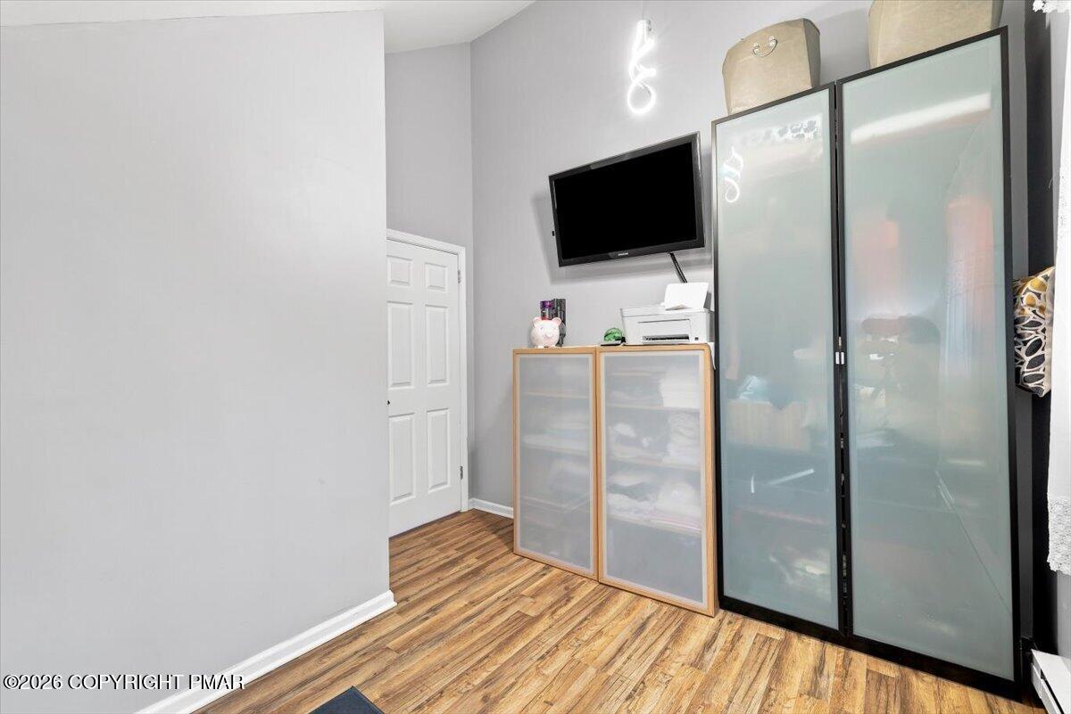 2385 Winding Way Property Photo 33