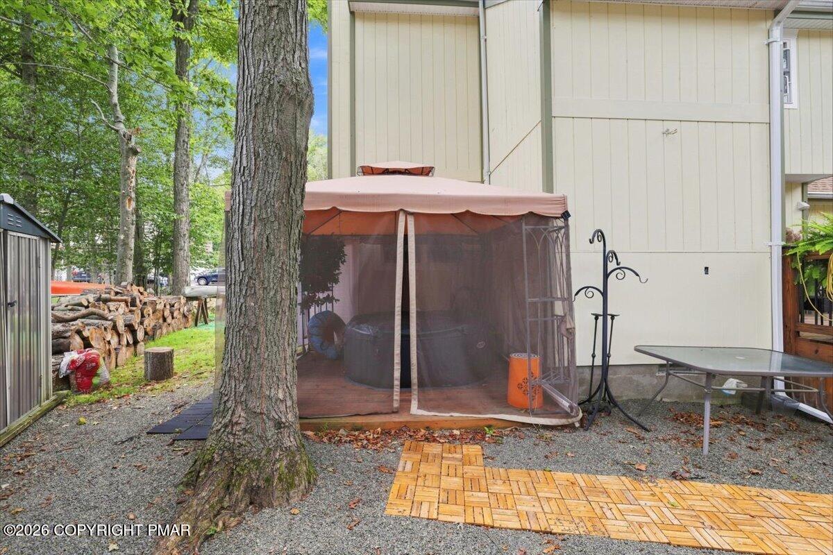2385 Winding Way Property Photo 43