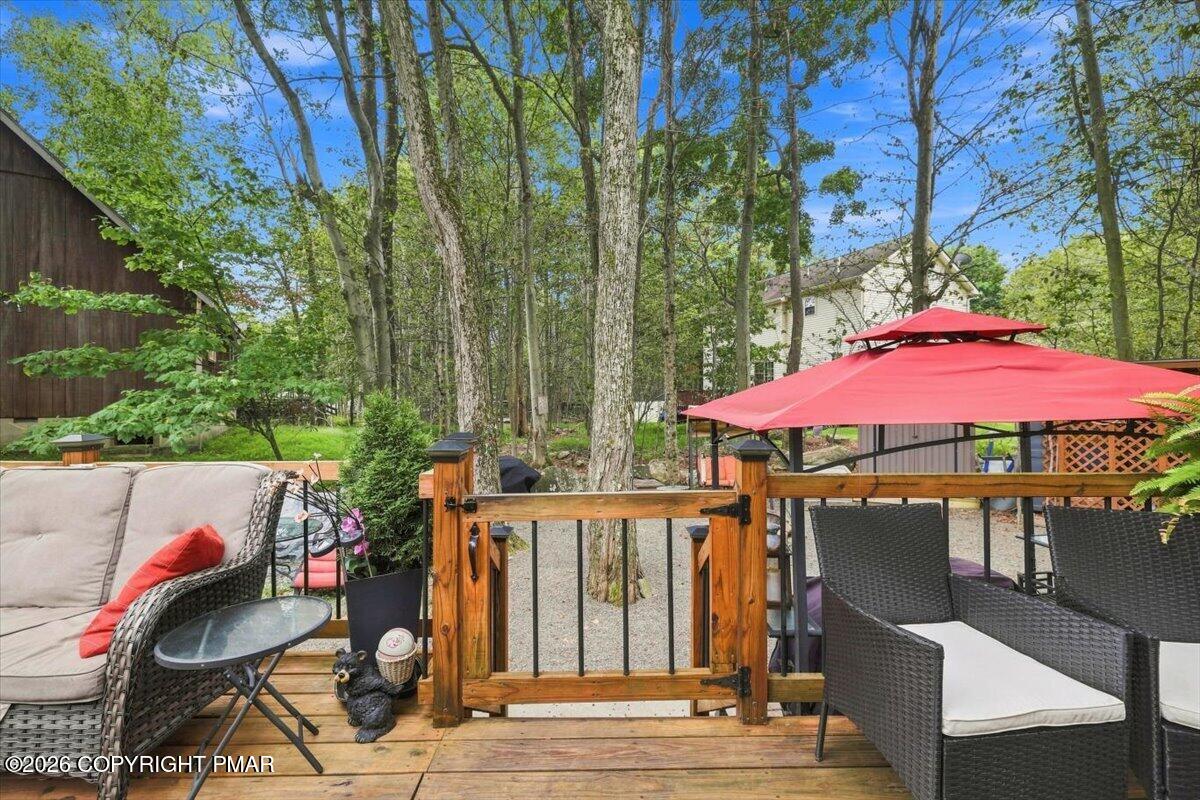 2385 Winding Way Property Photo 47