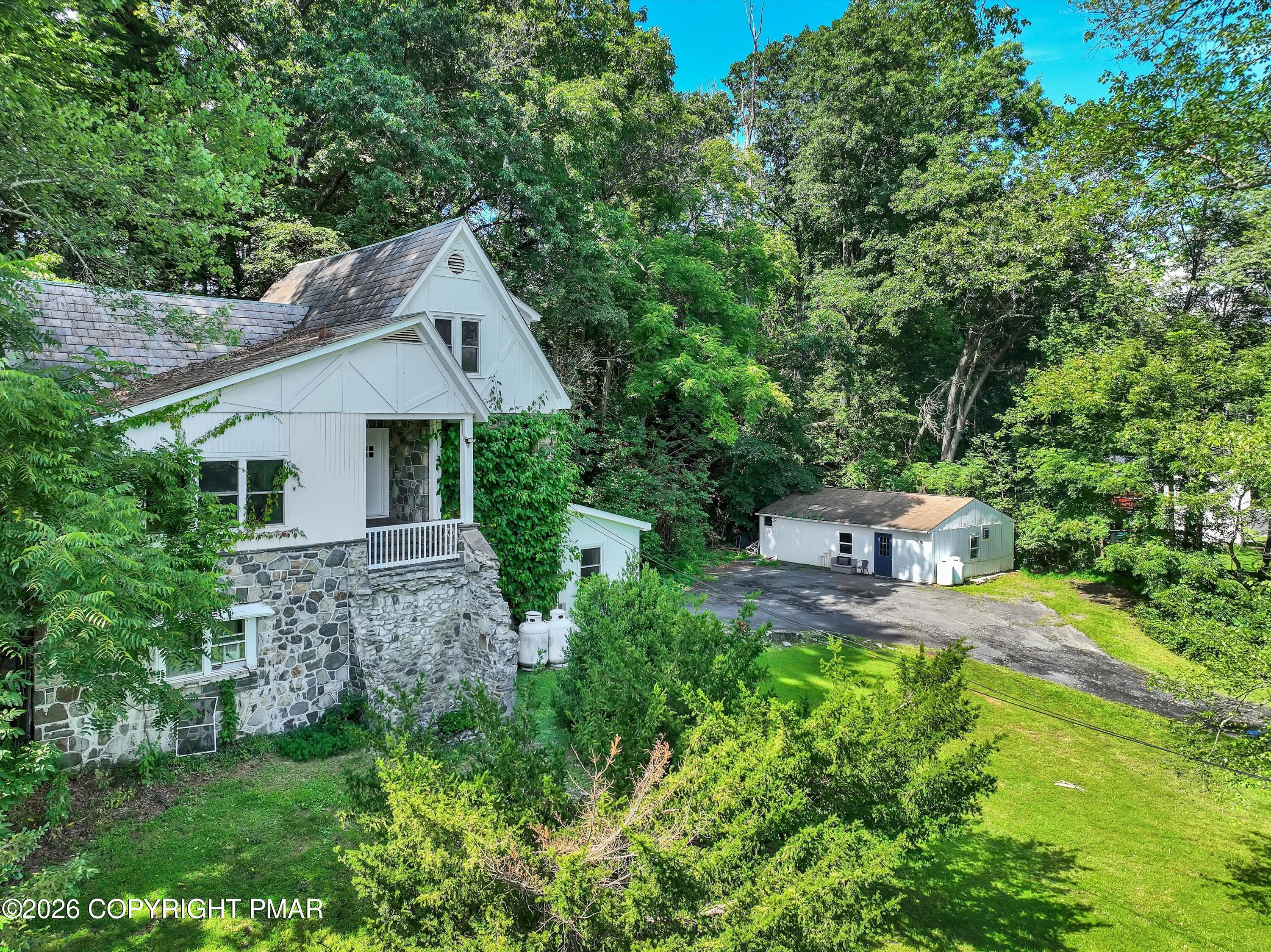 5951 Milford Road Property Photo 10
