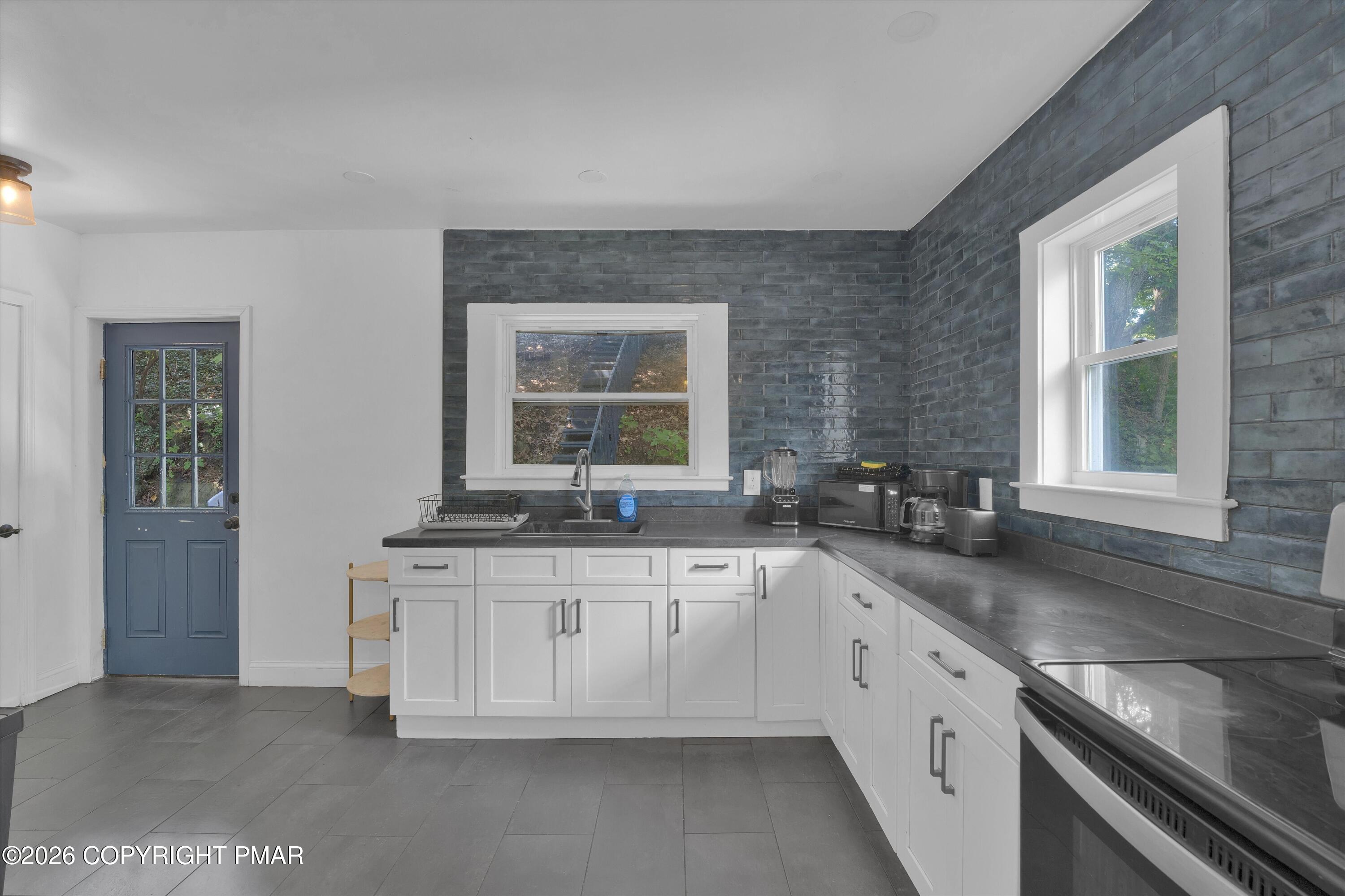 5951 Milford Road Property Photo 15