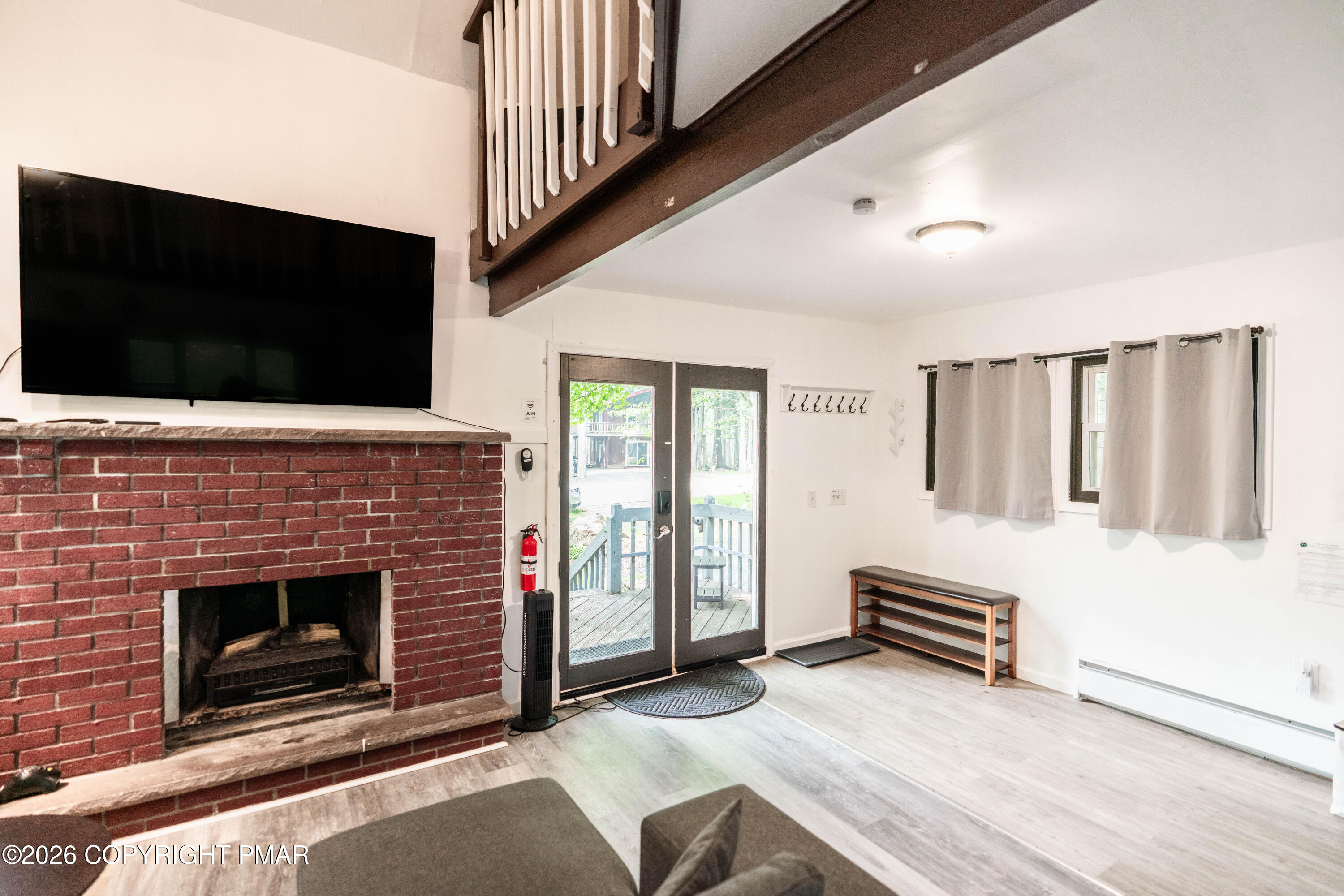 9688 Stony Hollow Drive Property Photo 10