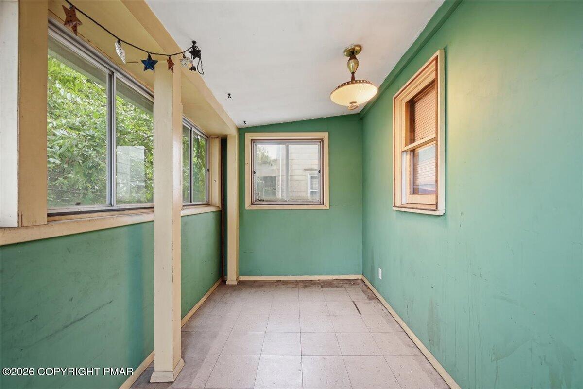 347 W Kline Avenue Property Photo 38