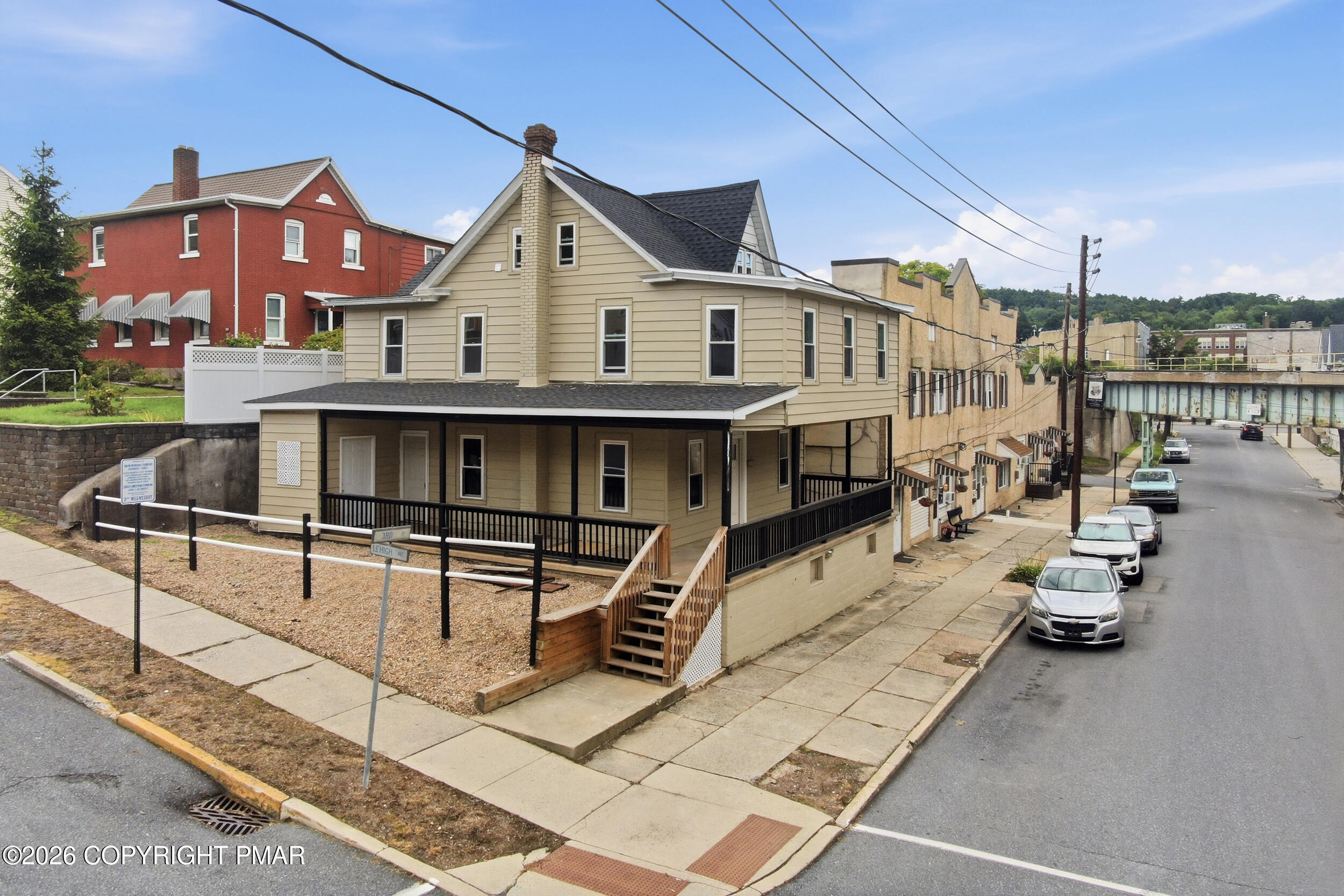 509 3rd Street Property Photo 12
