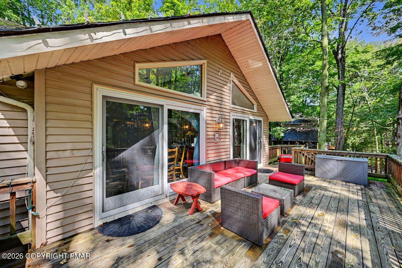 155 Cotton Tail Lane Property Photo 7