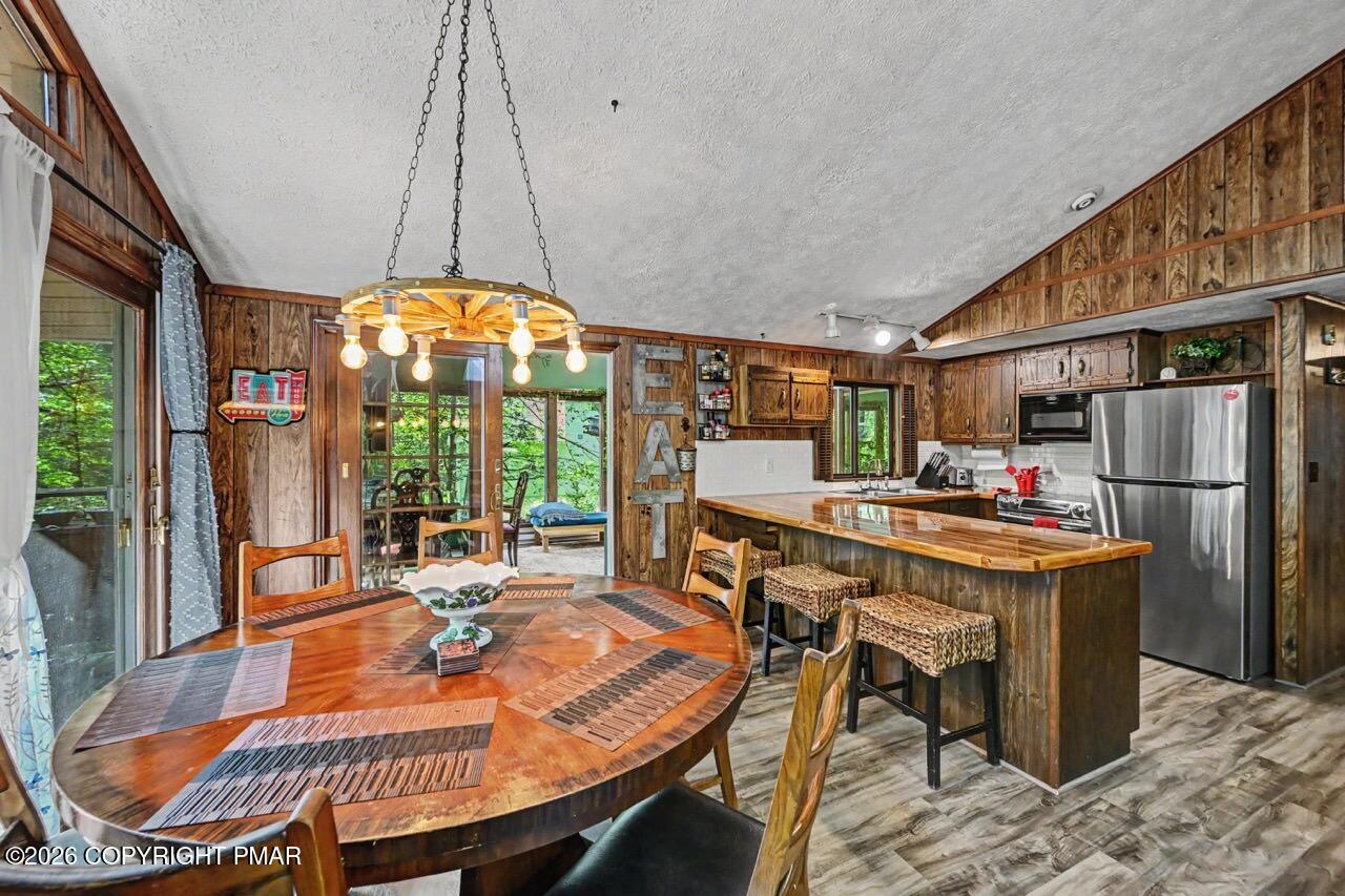 155 Cotton Tail Lane Property Photo 20