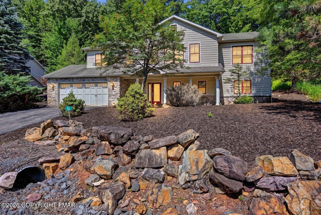 10 Bluestone Court Property Photo 2
