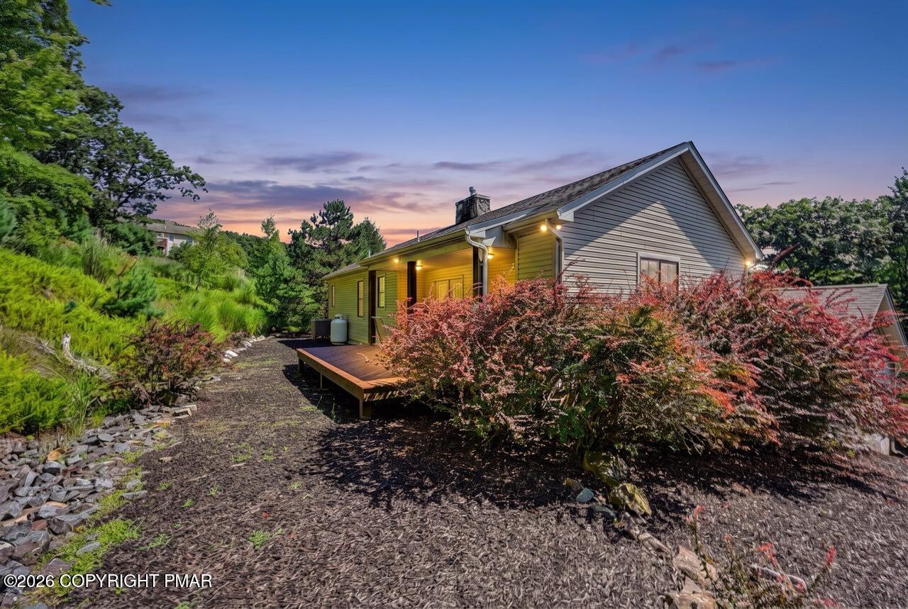 10 Bluestone Court Property Photo 6