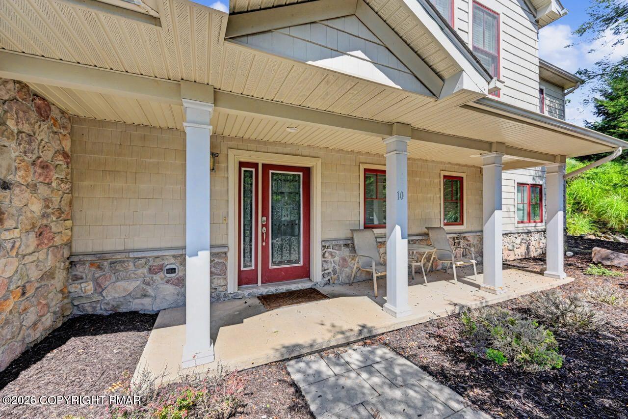 10 Bluestone Court Property Photo 9