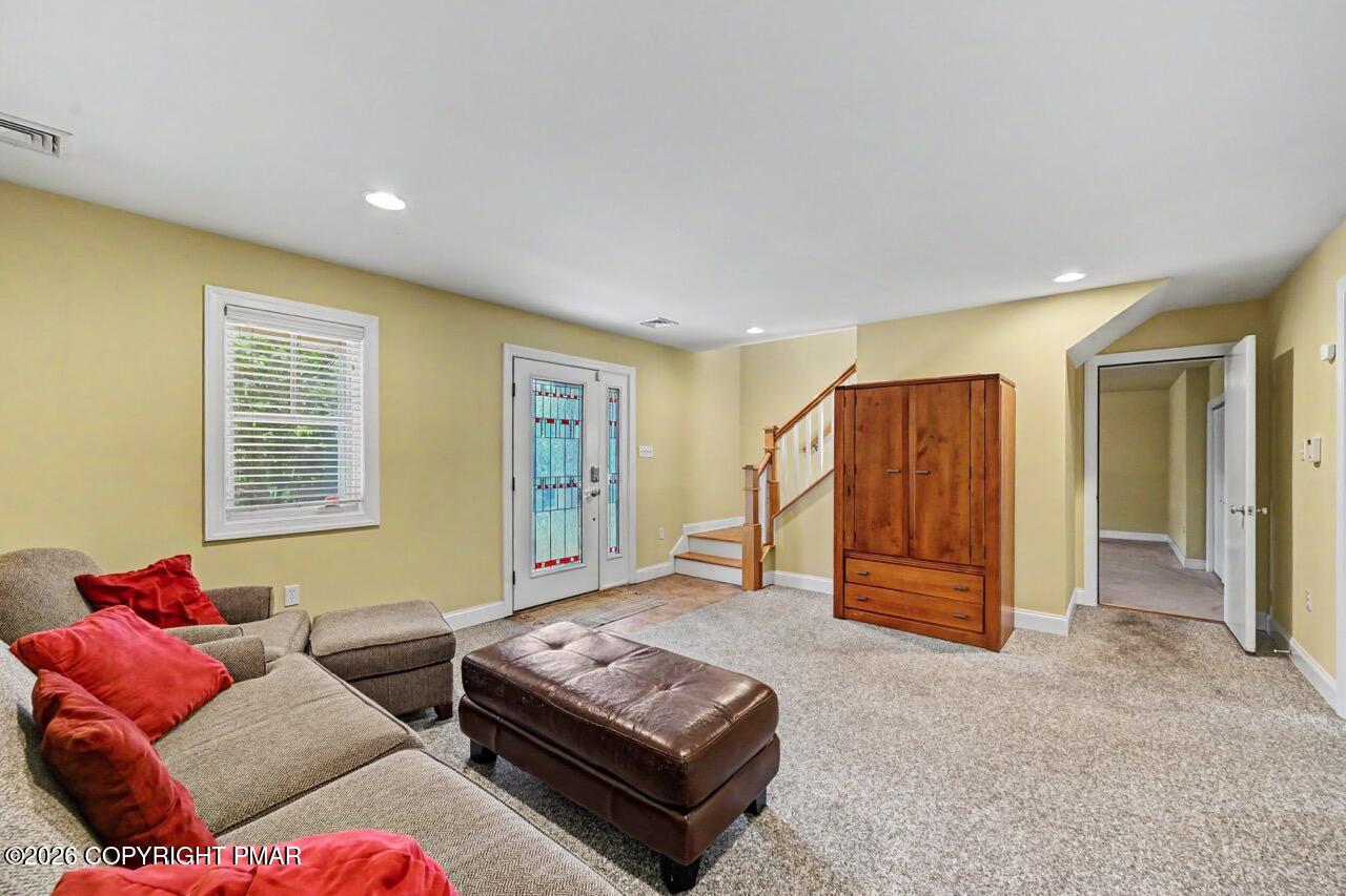 10 Bluestone Court Property Photo 12
