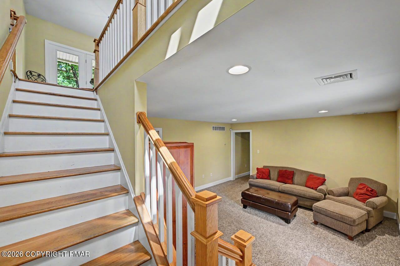10 Bluestone Court Property Photo 14