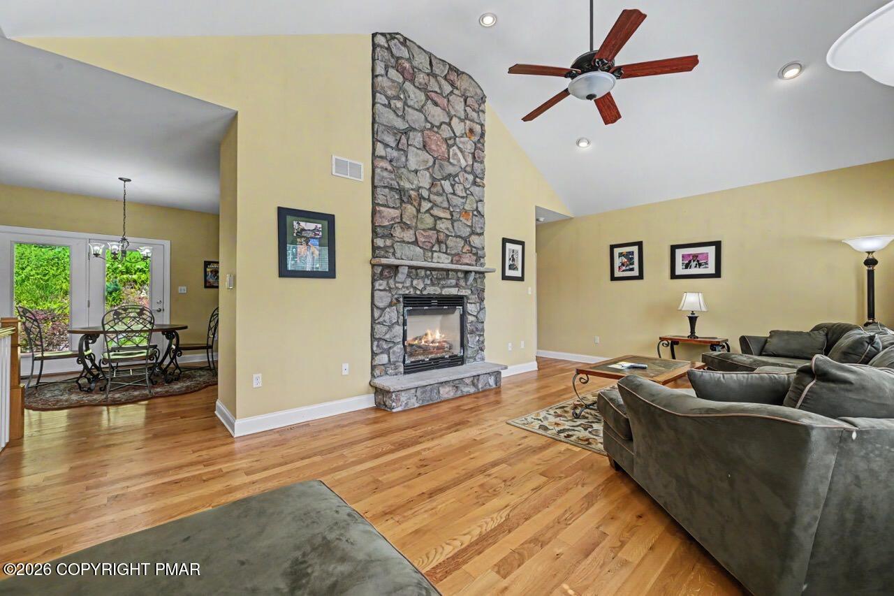 10 Bluestone Court Property Photo 15