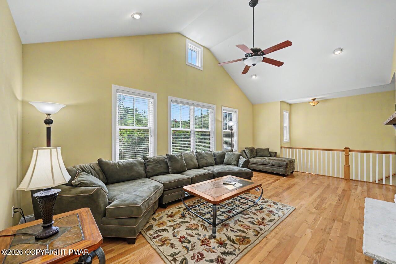 10 Bluestone Court Property Photo 17