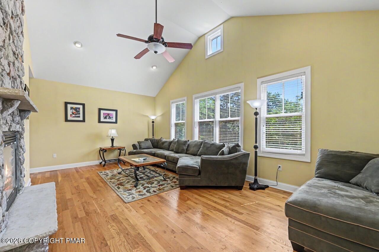 10 Bluestone Court Property Photo 19