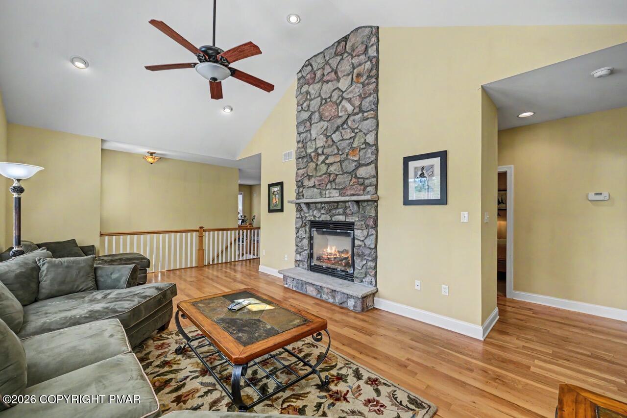 10 Bluestone Court Property Photo 20