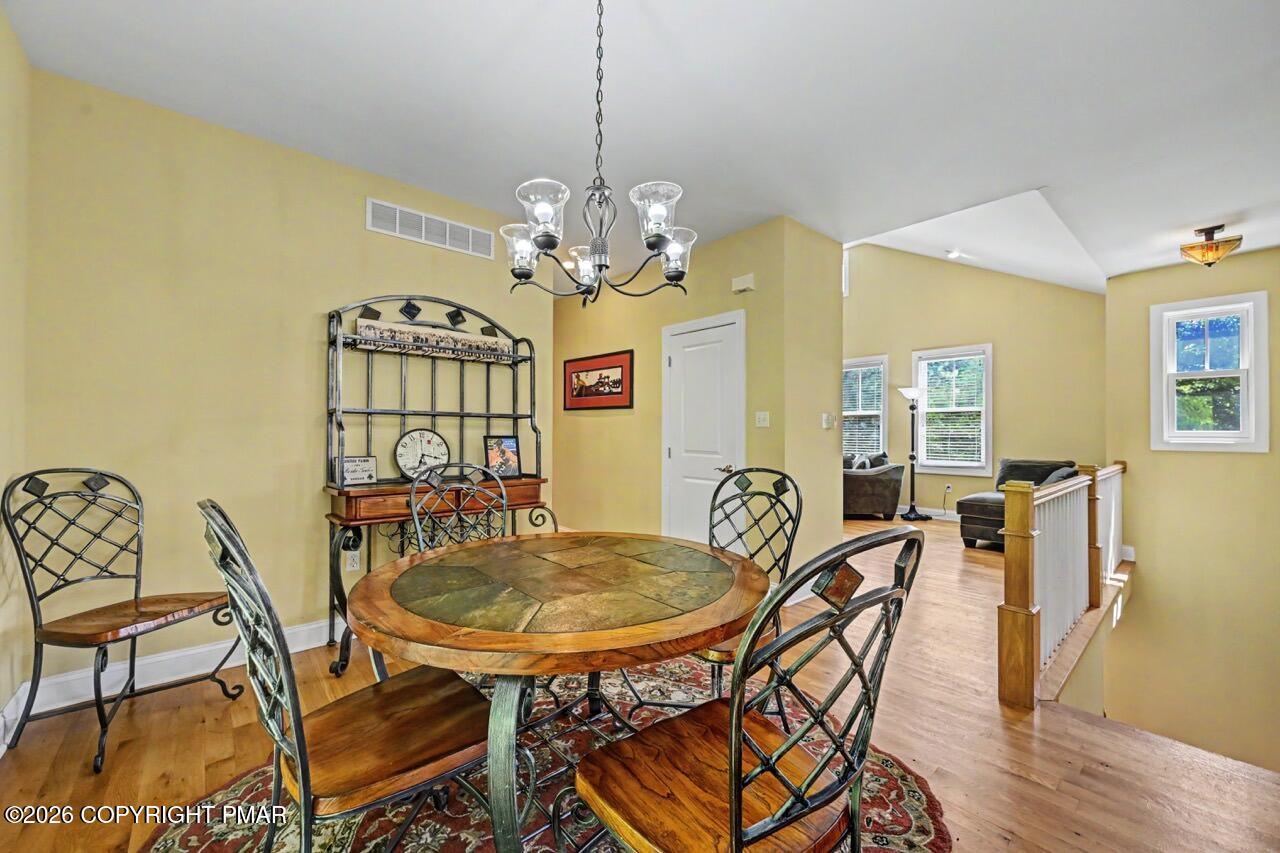 10 Bluestone Court Property Photo 24