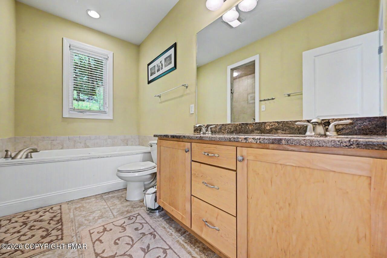 10 Bluestone Court Property Photo 43