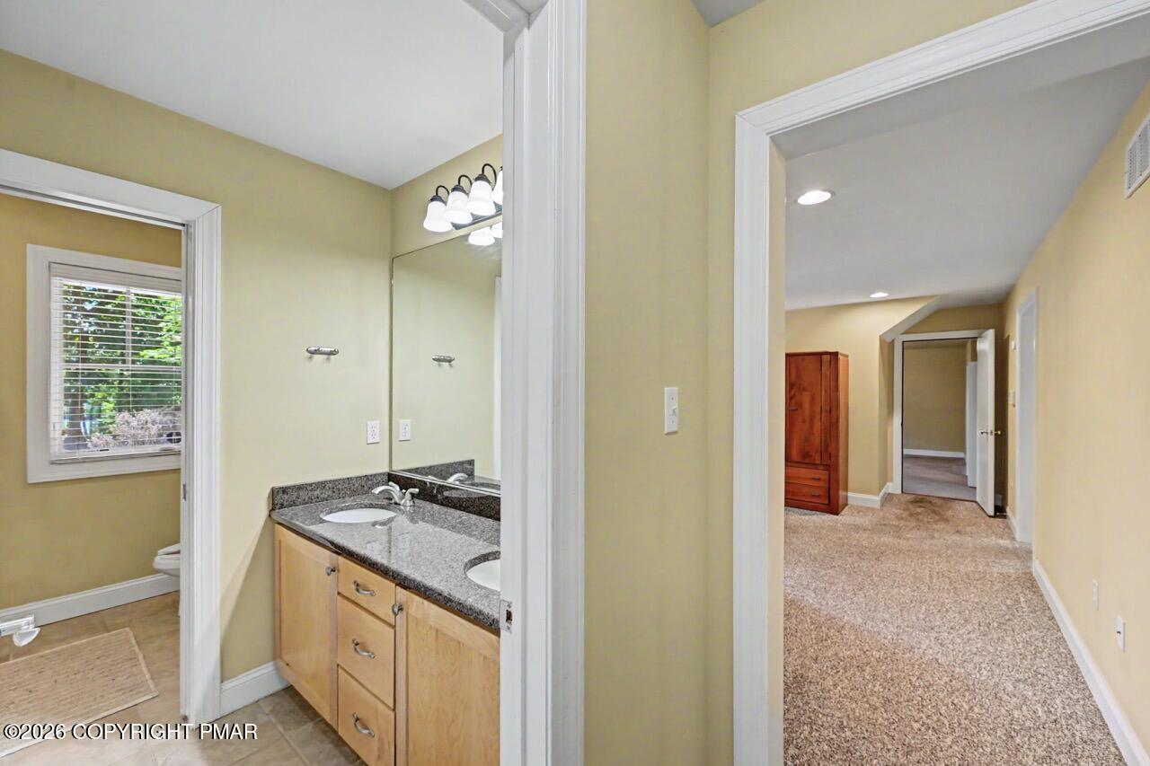 10 Bluestone Court Property Photo 54