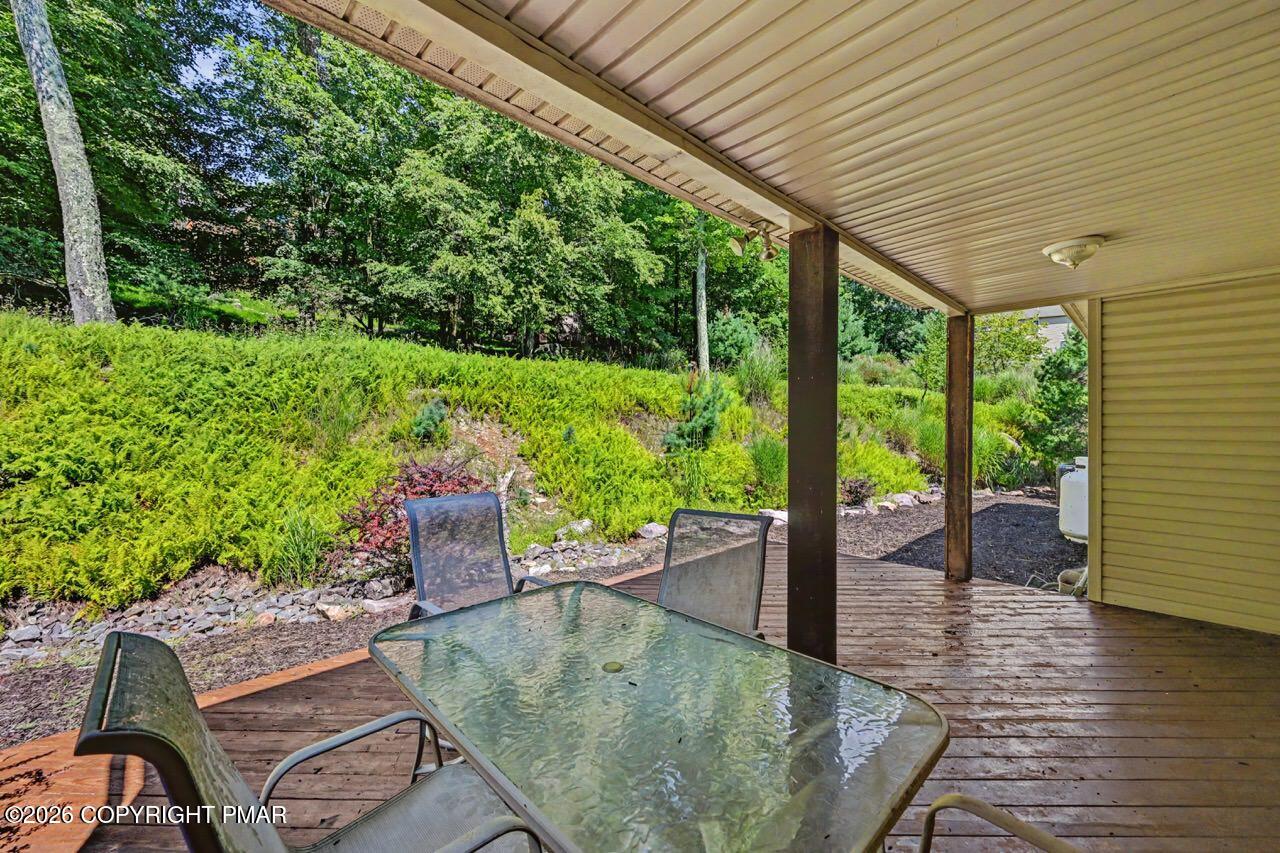 10 Bluestone Court Property Photo 74