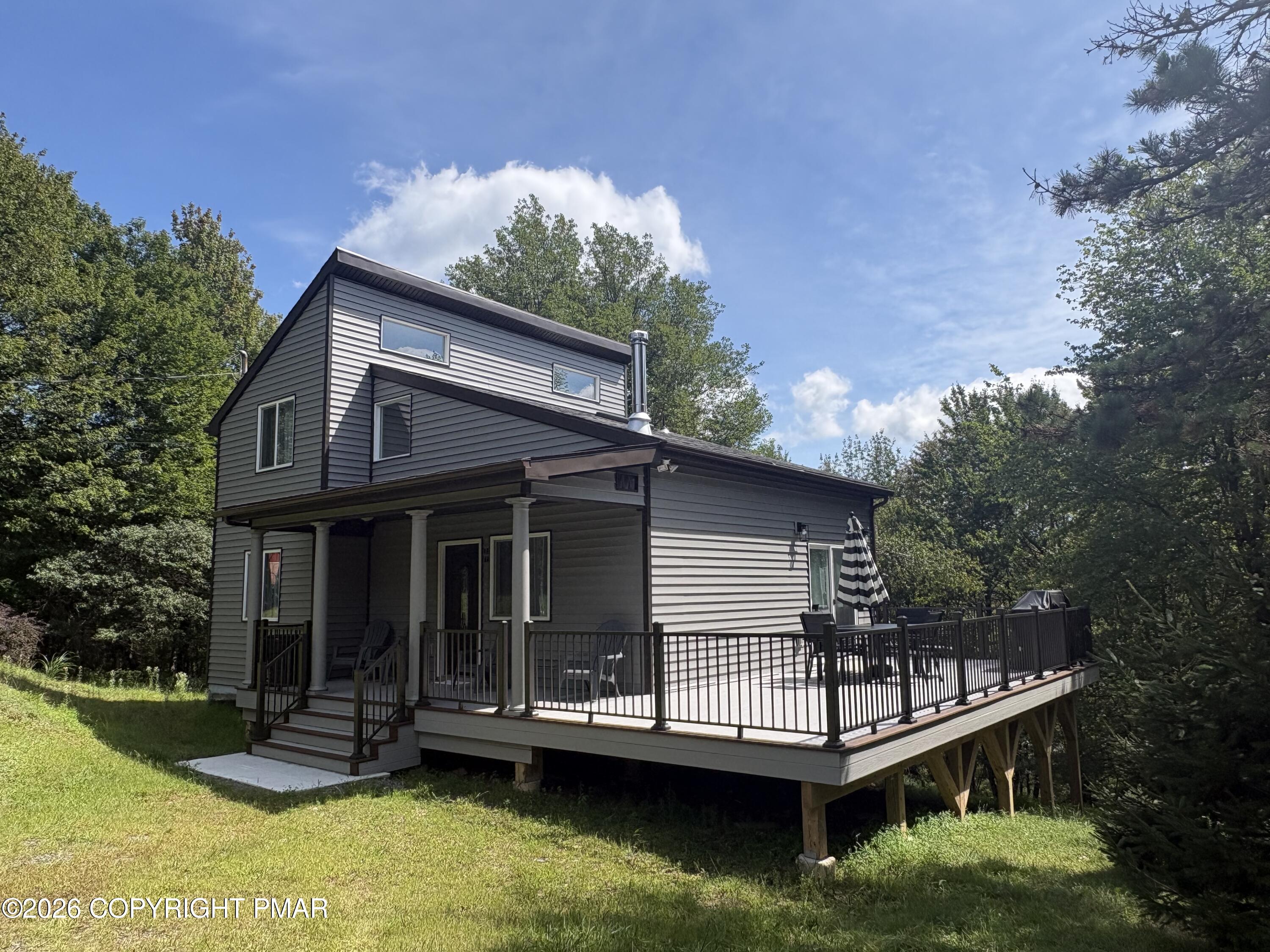 1388 Glade Drive S Property Photo 1