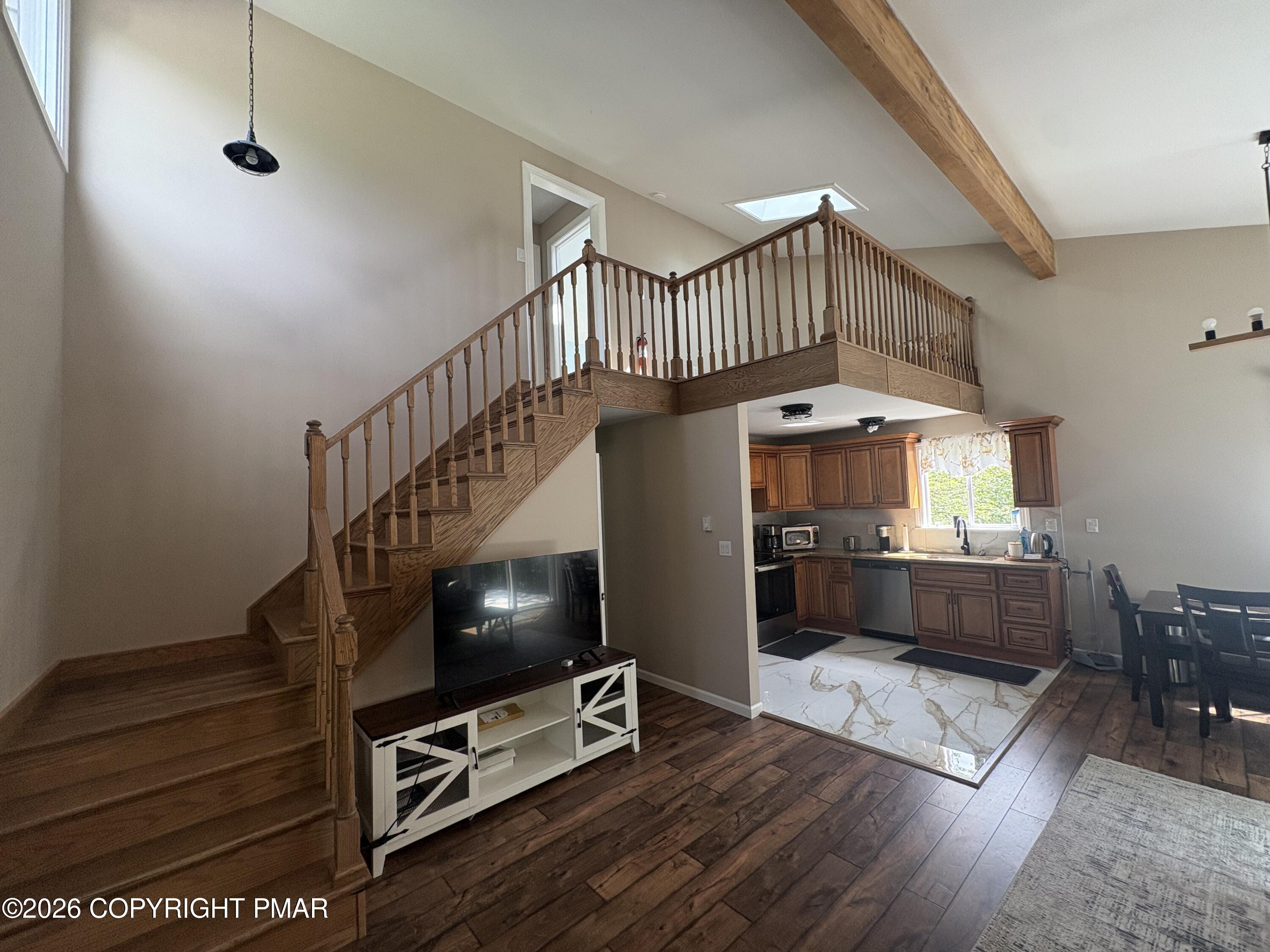 1388 Glade Drive S Property Photo 8