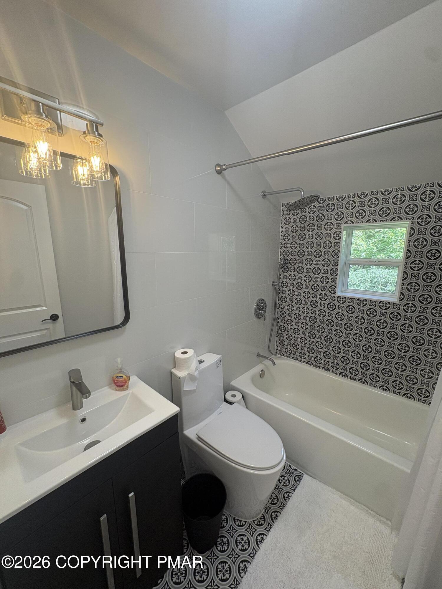 1388 Glade Drive S Property Photo 16