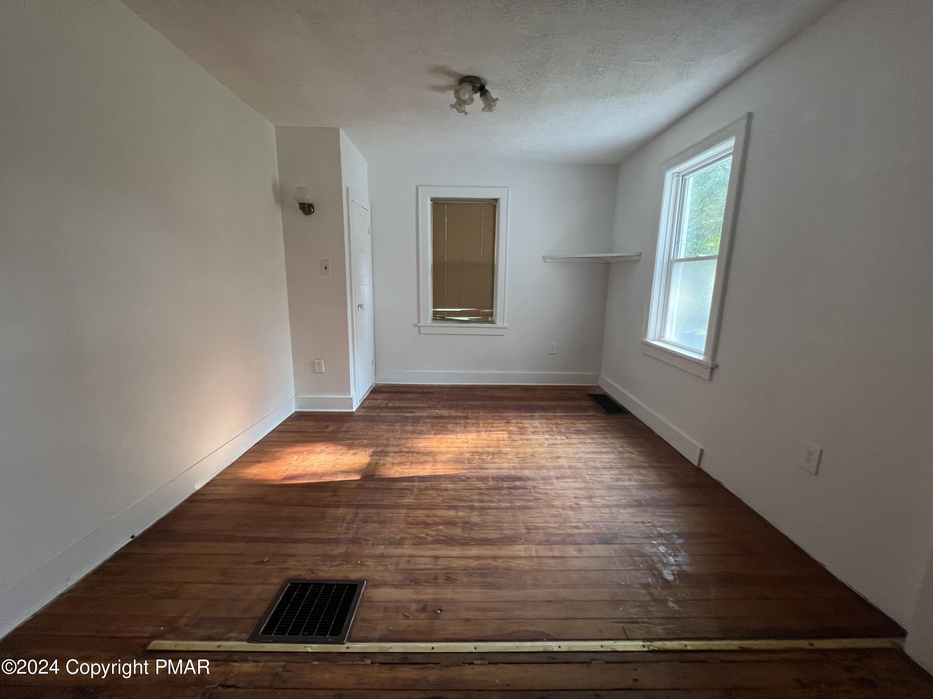 99 Walnut Street Property Photo 5