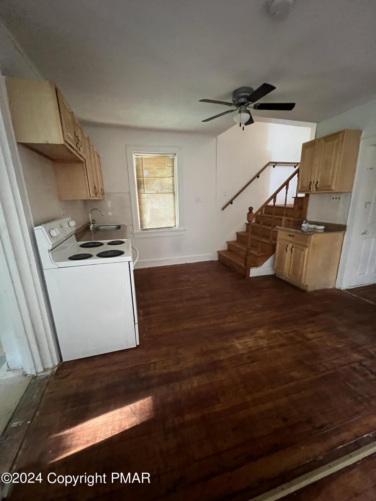99 Walnut Street Property Photo 7