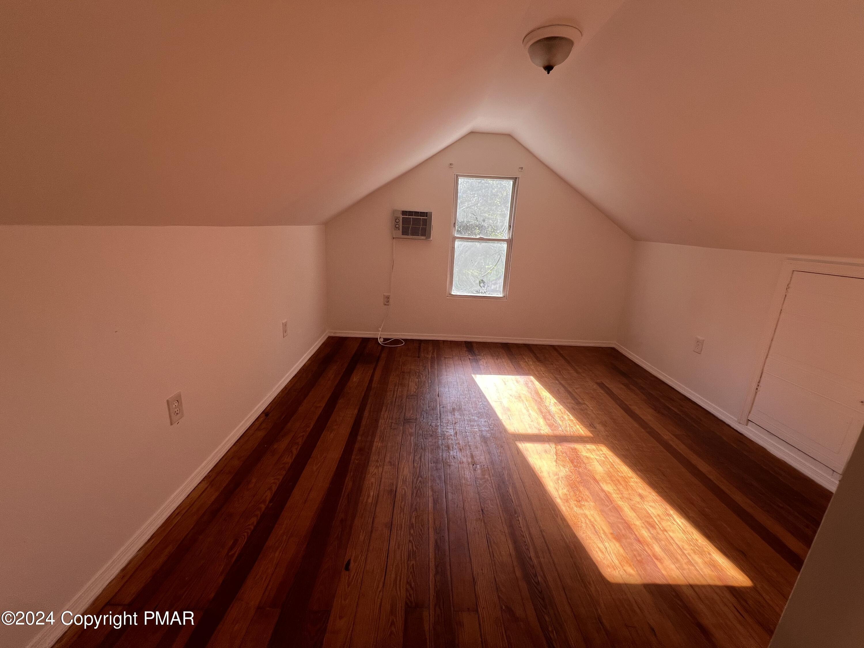 99 Walnut Street Property Photo 10