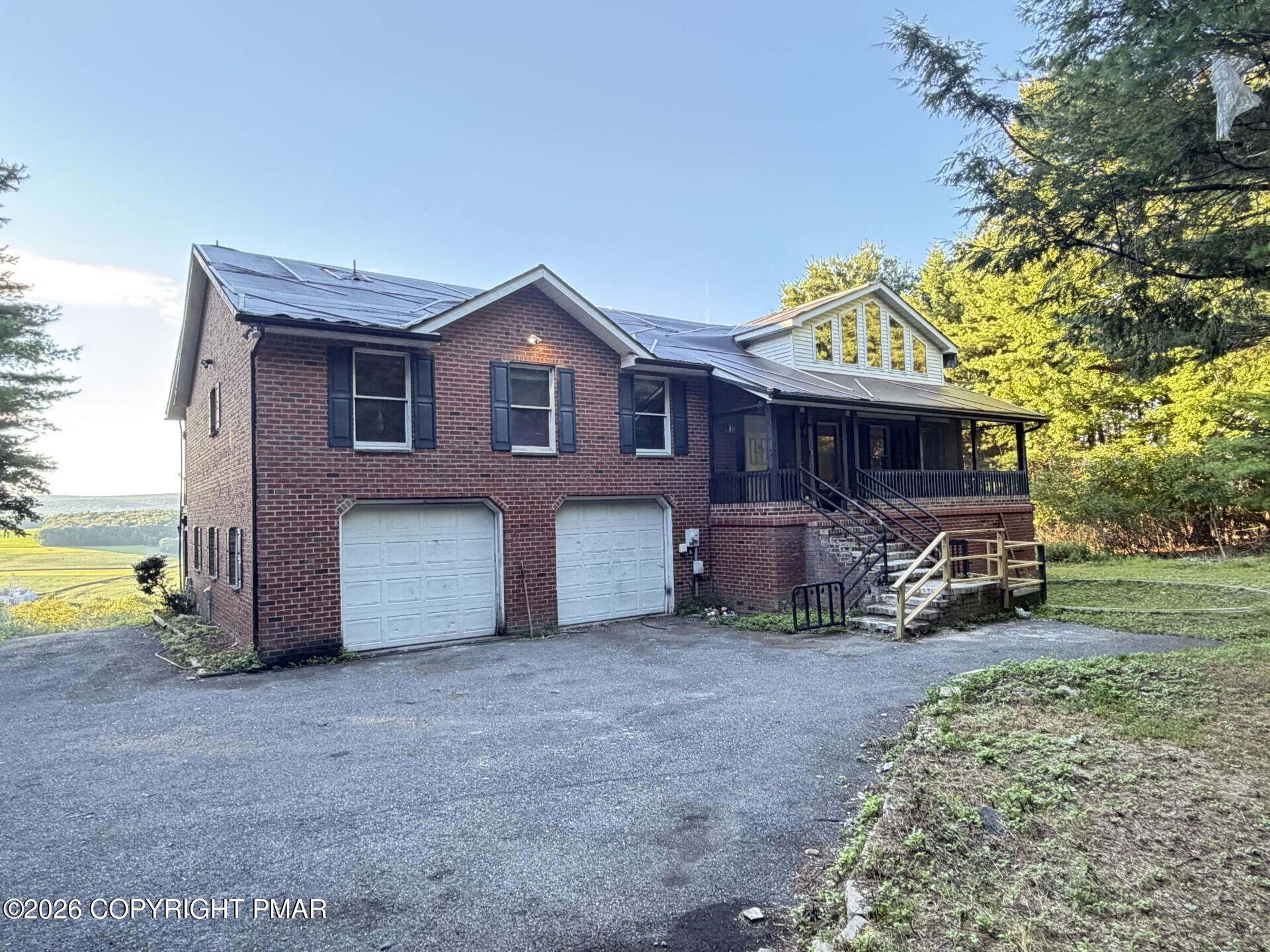 189 Turkey Ridge Drive Property Photo 1