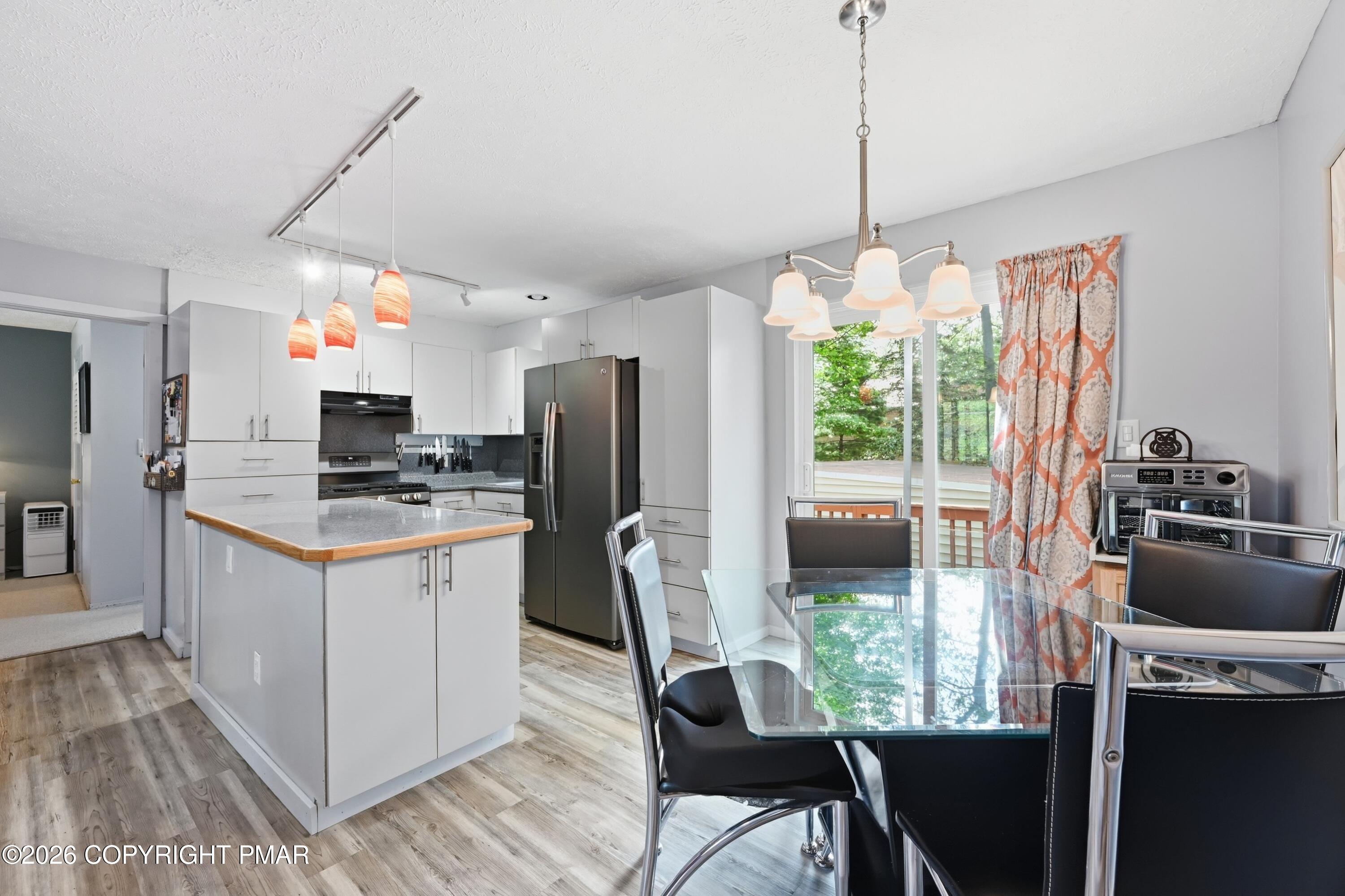 1063 Knollwood Drive Property Photo 10