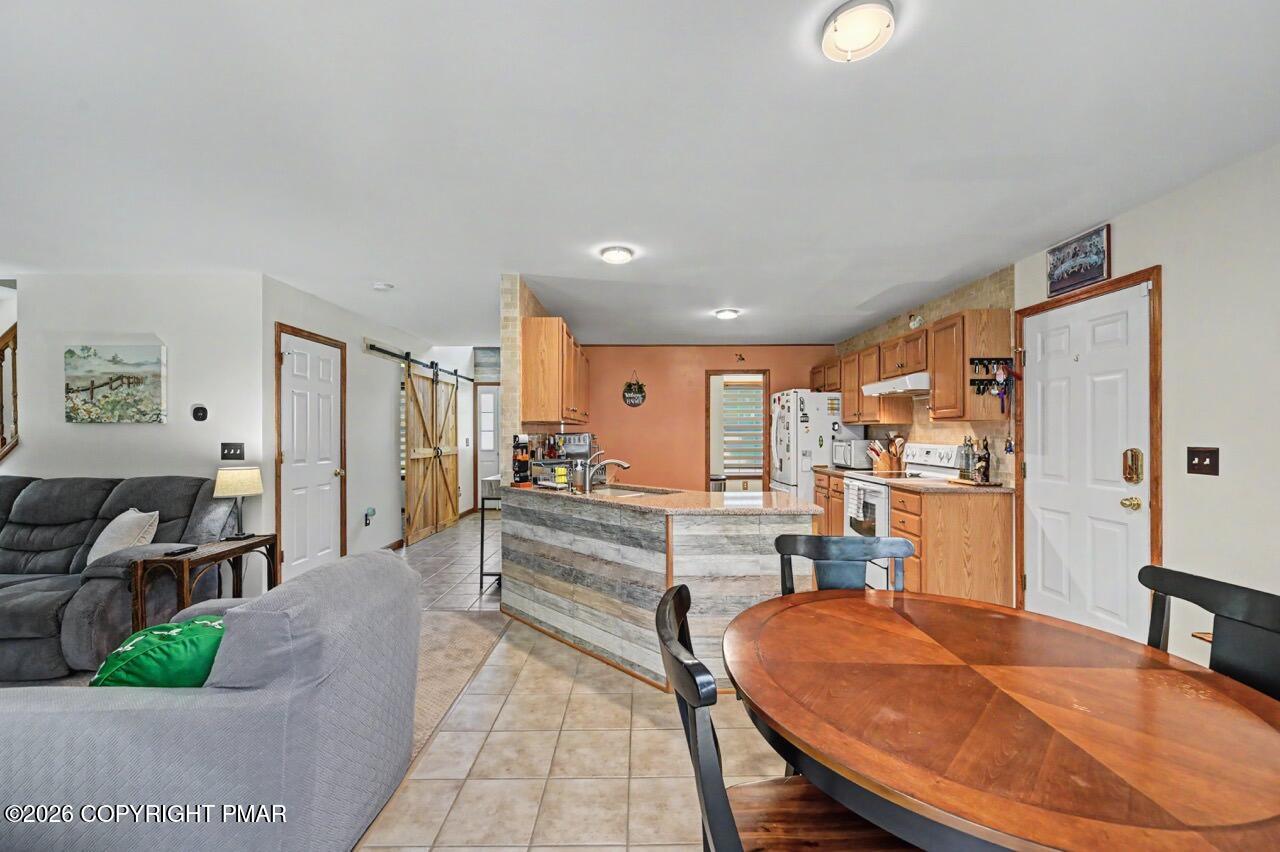 15 Lakeside Lane Property Photo 10