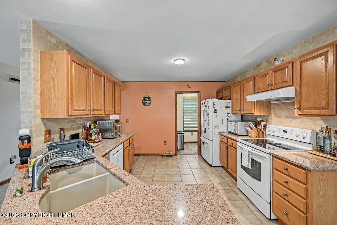 15 Lakeside Lane Property Photo 13